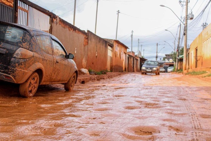 Moradores do Trecho 3 do Sol Nascente sofrem em períodos chuvosos devido à falta de infraestrutura -  (crédito:  Kayo Magalhães/CB/D.A Press)