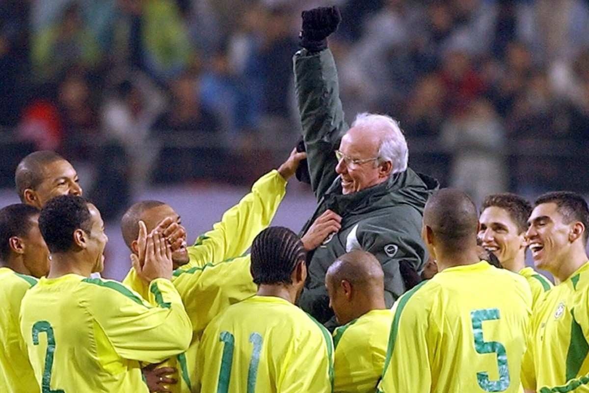 Zagallo durante jogo do Brasil na Coreia do Sul, em 2002: despedida como treinador.