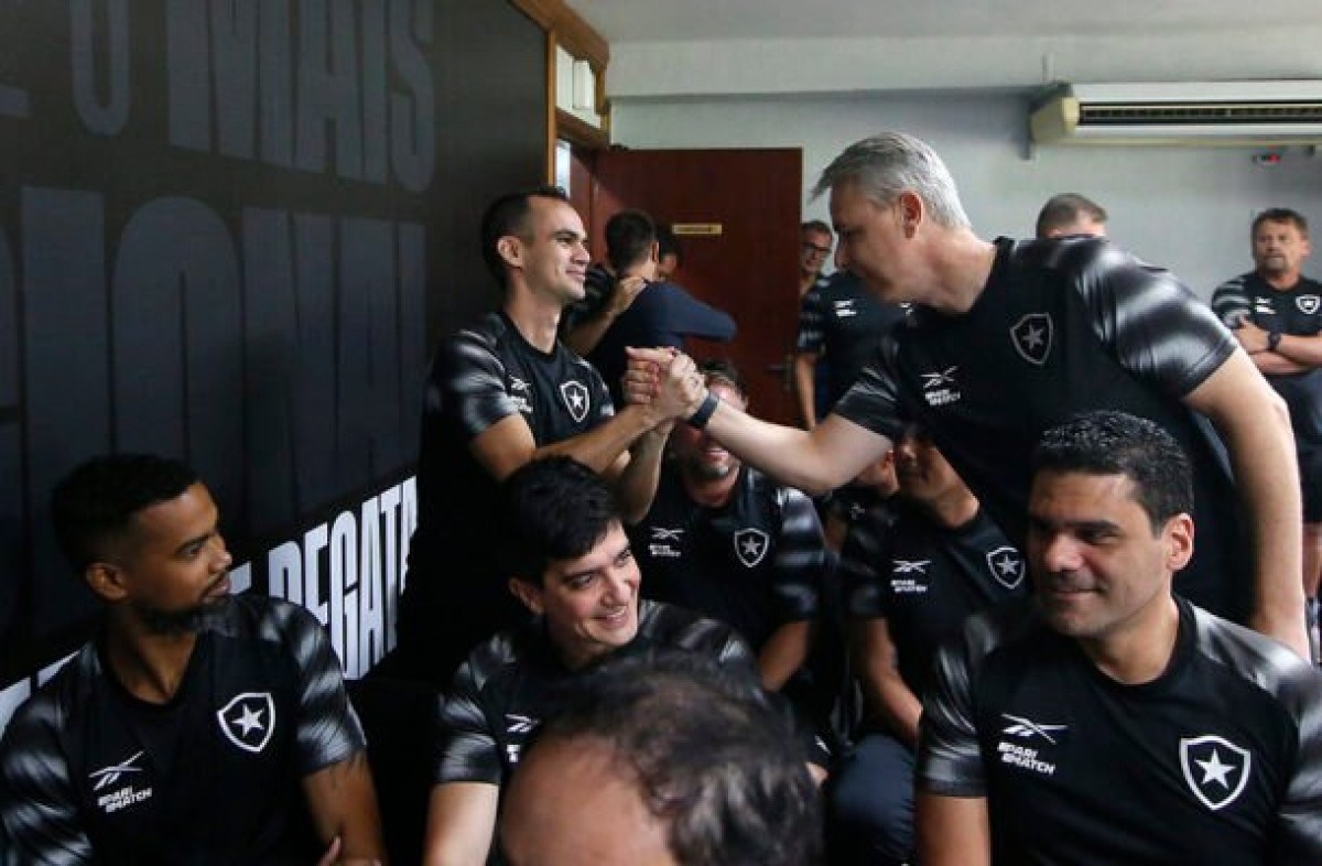 Botafogo dá pontapé inicial em pré-temporada com várias mudanças