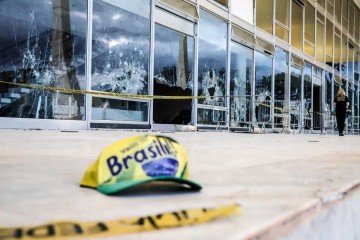 Três anos atrás, o 8 de Janeiro uniu os Poderes em reação ao golpismo. Neste ano, a data tem como pano de fundo até a redução de penas aos depredadores -  (crédito: Fellipe Sampaio/SCO/STF)