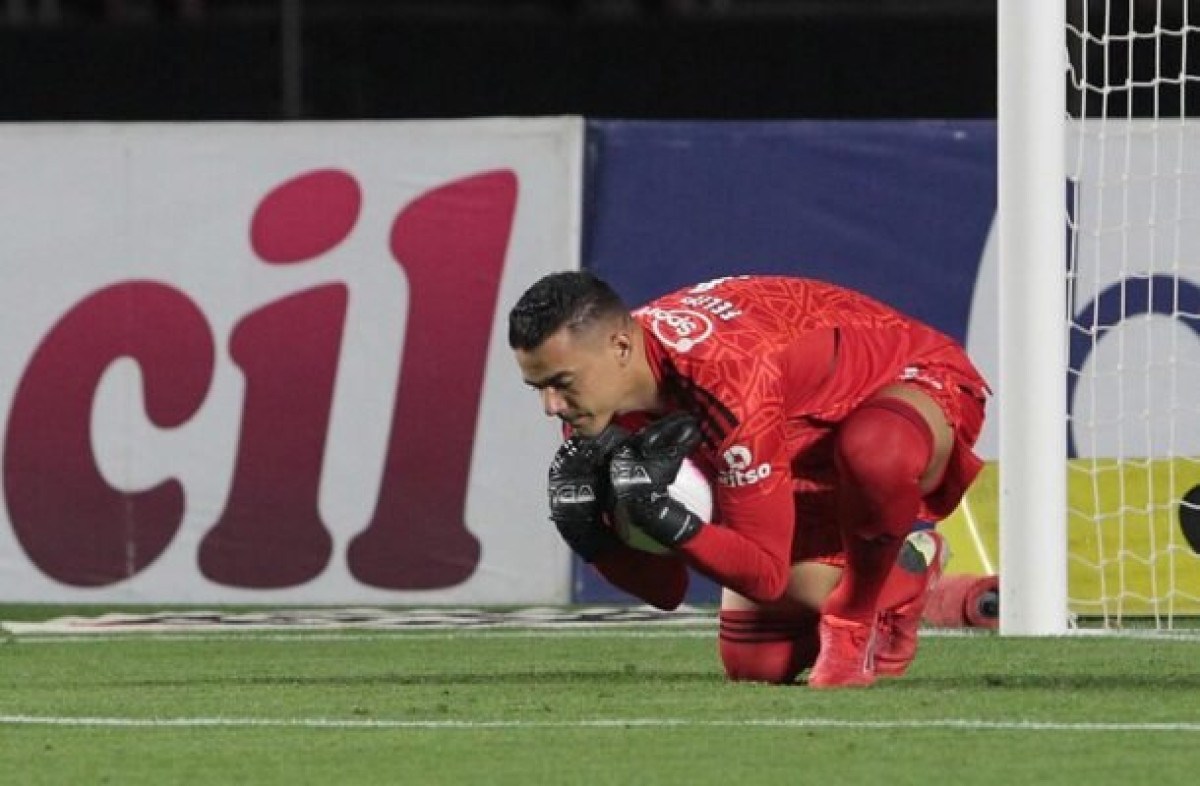 Felipe Alves assina contrato com Fluminense nesta segunda