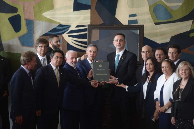  O Congresso Nacional sediou uma cerimônia para marcar um ano da invasão dos prédios dos Três Poderes da República, em Brasília. O evento nomeado "Democracia Inabalada", contou com a presença do presidente Luiz Inácio Lula da Silva (PT), do presidente do Senado Rodrigo Pacheco (PSD-MG) e do presidente do Supremo Tribunal Federal (STF), Luís Roberto Barroso. -  (crédito:  Ed Alves/CB/D.A Press)