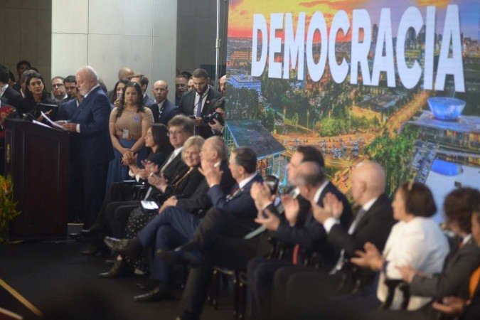 O Congresso Nacional sediou uma cerim&ocirc;nia para marcar um ano da invas&atilde;o dos pr&eacute;dios dos Tr&ecirc;s Poderes da Rep&uacute;blica, em Bras&iacute;lia. O evento nomeado 