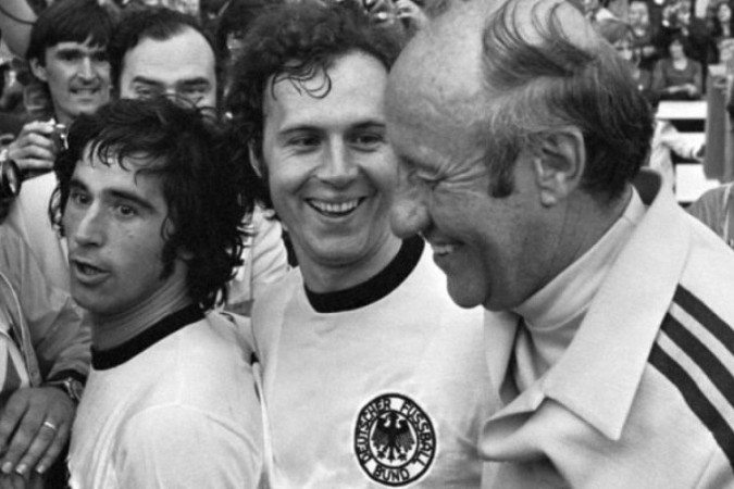 Beckanbauer, a elegância em forma de jogador de futebol . E um supercampeão -  (crédito: Foto: Reprodução/Youtube Bundesliga)