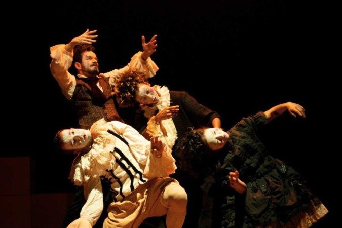 Fica Comigo - Espetáculo do Ateliê do Gesto, em cartaz 12, 13 e 14 de janeiro no Teatro da Caixa ( SBS Lotes 3/4, Q. 4). Ingressos: R$ 30 e R$ 15 (meia)