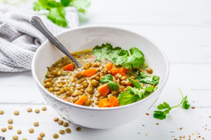 Sopa de lentilha (Imagem: Nina Firsova | Shutterstock) -  (crédito: Edicase - Tradicional -> Diversão e arte)