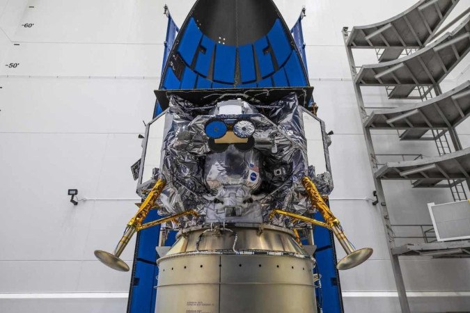 O módulo lunar Peregrine encapsulado na carenagem de carga do foguete Vulcan da United Launch Alliance (VULA) -  (crédito:  AFP)