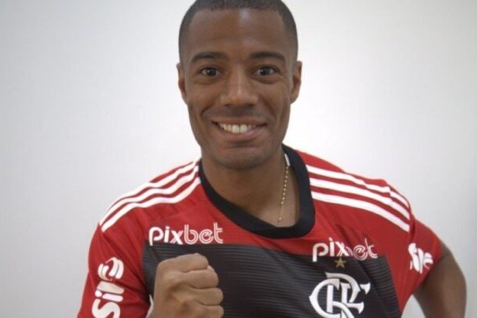 De La Cruz chegou ao Rio de Janeiro para reforçar o Flamengo - (crédito: - Foto: Divulgação / Flamengo) De La Cruz chegou ao Rio de Janeiro para reforçar o Flamengo - (crédito: - Foto: Divulgação / Flamengo)
