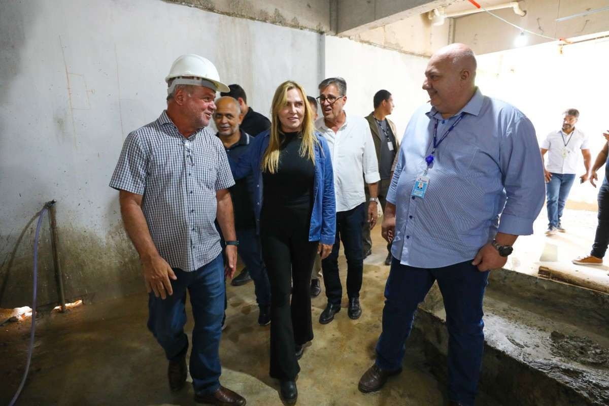 A governadora em exercício do DF, Celina Leão, visitou a estrutura do novo bloco em construção no Hospital Regional de Planaltina