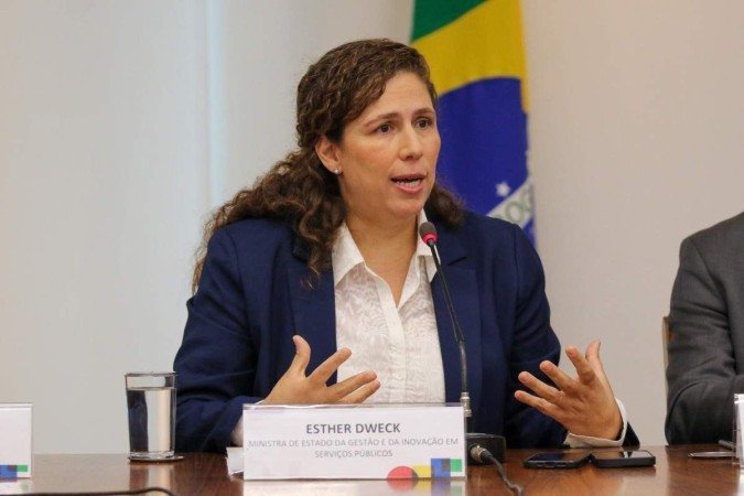 A ministra da Gestão e da Inovação em Serviços Públicos (MGI), Esther Dweck, dá entrevista sobre os editais do Concurso Público Nacional Unificado (CPNU), publicados hoje pelo governo    