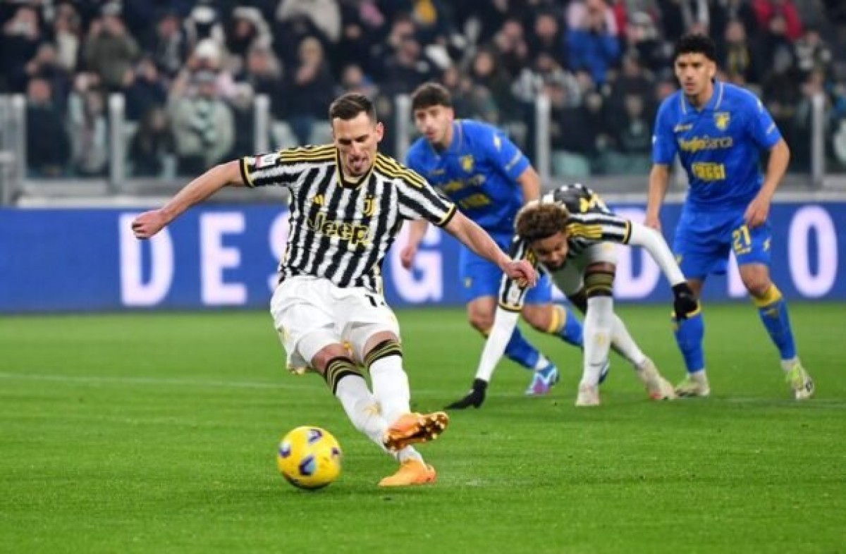 Copa da Itália: Com hat-trick de Milik, Juventus goleia e vai à semifinal