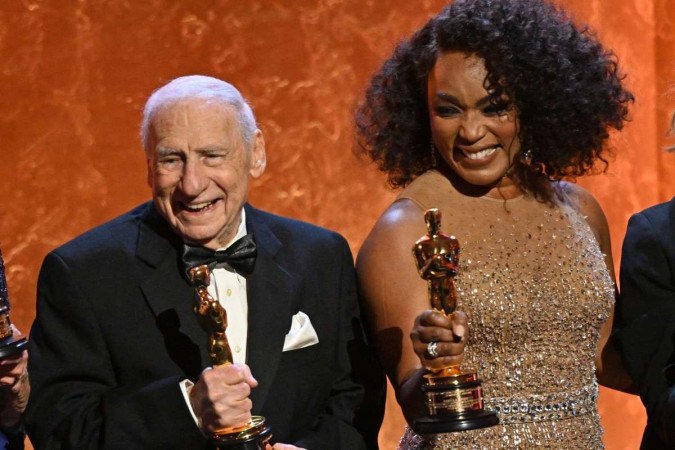  O reconhecimento honorário do Oscar para Mel Brooks e Angela Basset, estrela de décadas em Hollywood -  (crédito: Robyn BECK / AFP)