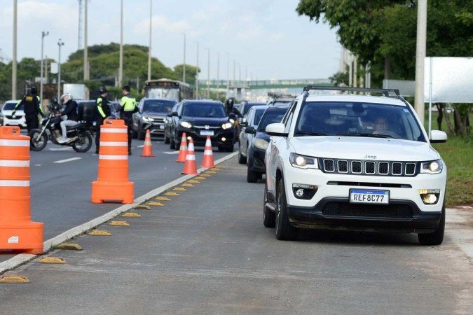  11/01/2024 Crédito: Marcelo Ferreira/CB/D.A Press. Brasil. Brasília - DF -  Desvio na EPTG causa engarrafamento no trânsito.