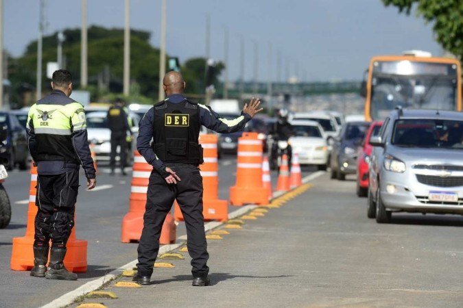  11/01/2024 Crédito: Marcelo Ferreira/CB/D.A Press. Brasil. Brasília - DF -  Desvio na EPTG causa engarrafamento no trânsito.