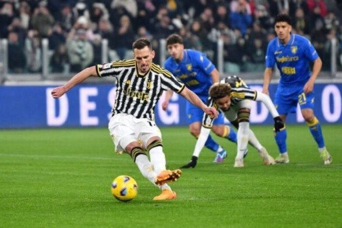 Milik celebra um de seus três gols na goleada da Juventus sobre o Frosinone - (crédito: Foto: Divulgação / Juventus) Milik celebra um de seus três gols na goleada da Juventus sobre o Frosinone - (crédito: Foto: Divulgação / Juventus)