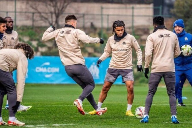 Jogadores do Olympique de Marselha durante treinamento da equipe - Foto: Divulgação/ OM.fr - (crédito: Foto: Divulgação/ OM.fr) Jogadores do Olympique de Marselha durante treinamento da equipe - Foto: Divulgação/ OM.fr - (crédito: Foto: Divulgação/ OM.fr)