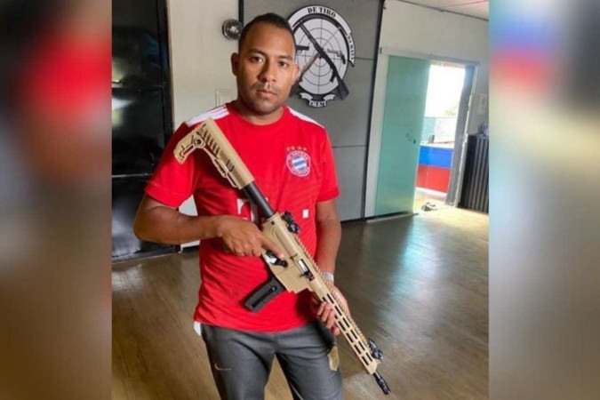 Segundo a polícia, Wisly Denny da Silva, 29 anos, que é CAC, pode estar armado com um fuzil -  (crédito: Reprodução)