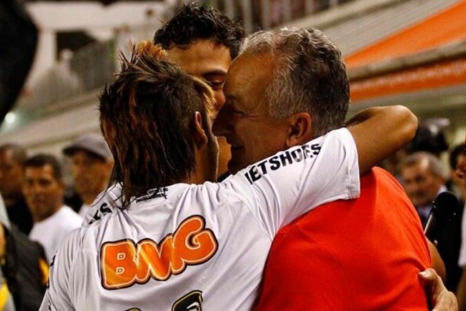 Desentendimento de Dorival com Neymar no Santos, em 2010, resultou na demissão do treinador  -  (crédito:  Foto: Reprodução de TV)