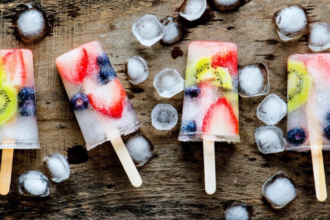 Picolé de frutas com água de coco -  (crédito: Rawpixel.com | Shutterstock)