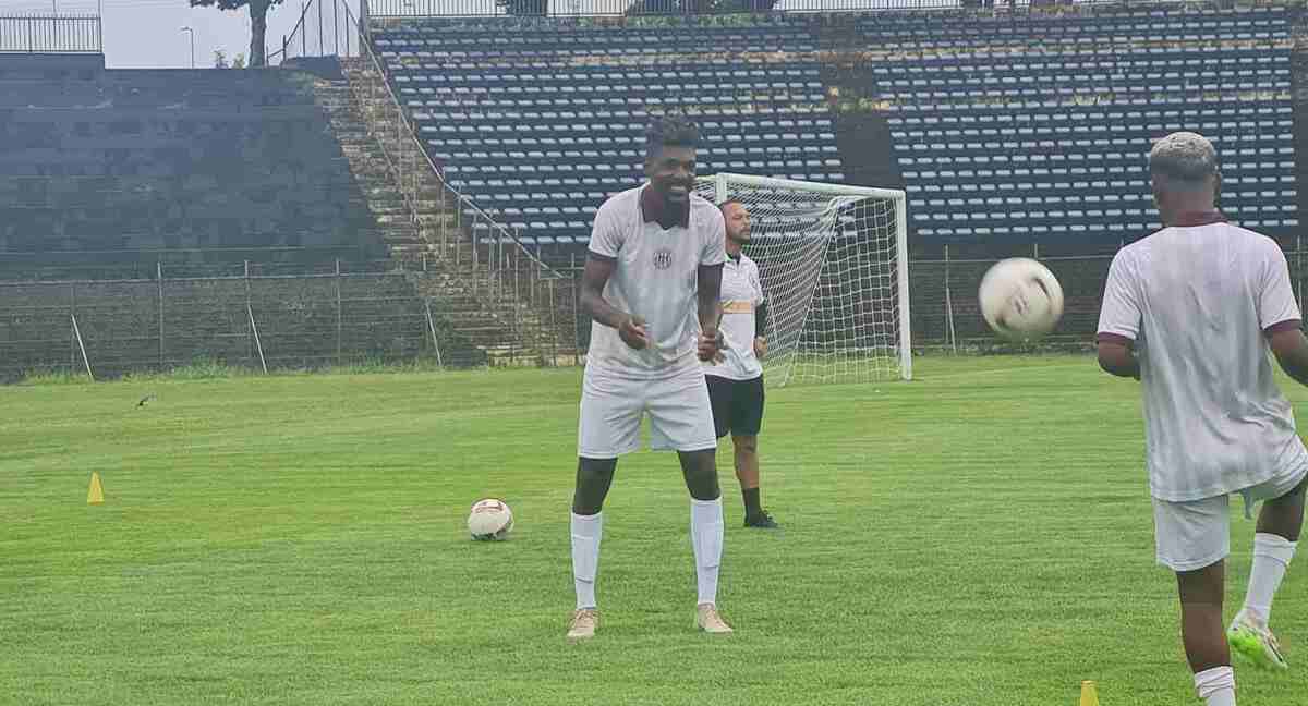 Aos 35 anos, o zagueiro Som&aacute;lia &eacute; um dos mais experientes do Ceilandense