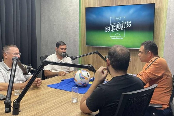 O diretor de Competições da Federação do DF, Márcio Coutinho (E) e o presidente Daniel Vasconcelos falaram sobre o Candangão 2024 -  (crédito: Wanderlei Pozzembom /CB/D.A Press)