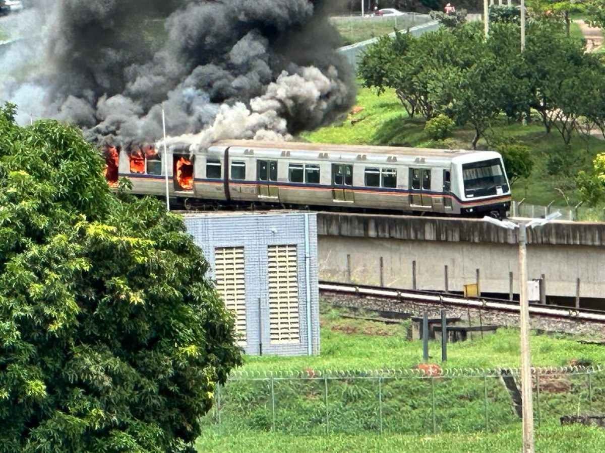 Metrô do DF pega fogo perto da estação Concessionárias