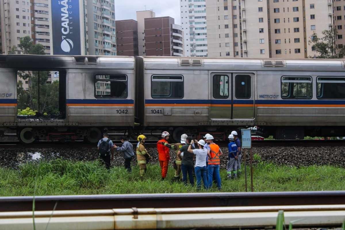 Incêndio atinge vagão de metrô em Águas Claras