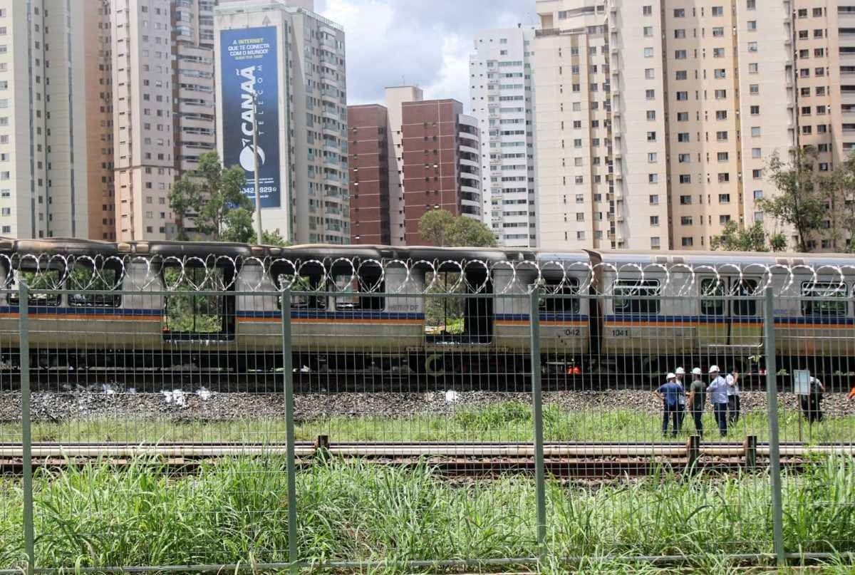 Incêndio atinge vagão de metrô em Águas Claras