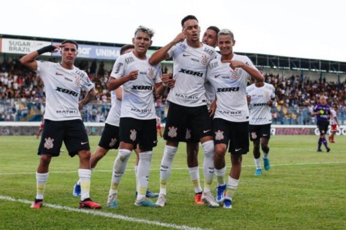 Atlético-GO e Corinthians medem forças na Copinha - (crédito: Foto: Twitter/ @Corinthians) Atlético-GO e Corinthians medem forças na Copinha - (crédito: Foto: Twitter/ @Corinthians)