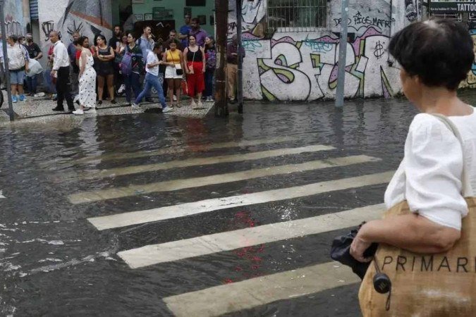 Chuva levou prefeito do Rio a decretar situação de emergência: temporal assustou a população