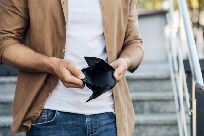 O estudo da Oxfam também mostra que quase 5 bilhões de pessoas tiveram queda no seu rendimento médio, aumentando a pobreza e a vulnerabilidade social no planeta - (crédito: Freepik) O estudo da Oxfam também mostra que quase 5 bilhões de pessoas tiveram queda no seu rendimento médio, aumentando a pobreza e a vulnerabilidade social no planeta - (crédito: Freepik)