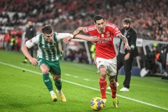 Di Maria comemora gol de empate do Benfica - (crédito: Foto: PATRICIA DE MELO MOREIRA / AFP) Di Maria comemora gol de empate do Benfica - (crédito: Foto: PATRICIA DE MELO MOREIRA / AFP)