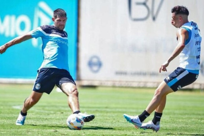 Geromel e Kannemann seguem no Grêmio nesta temporada -  (crédito: Foto: Lucas Uebel / Gremio)