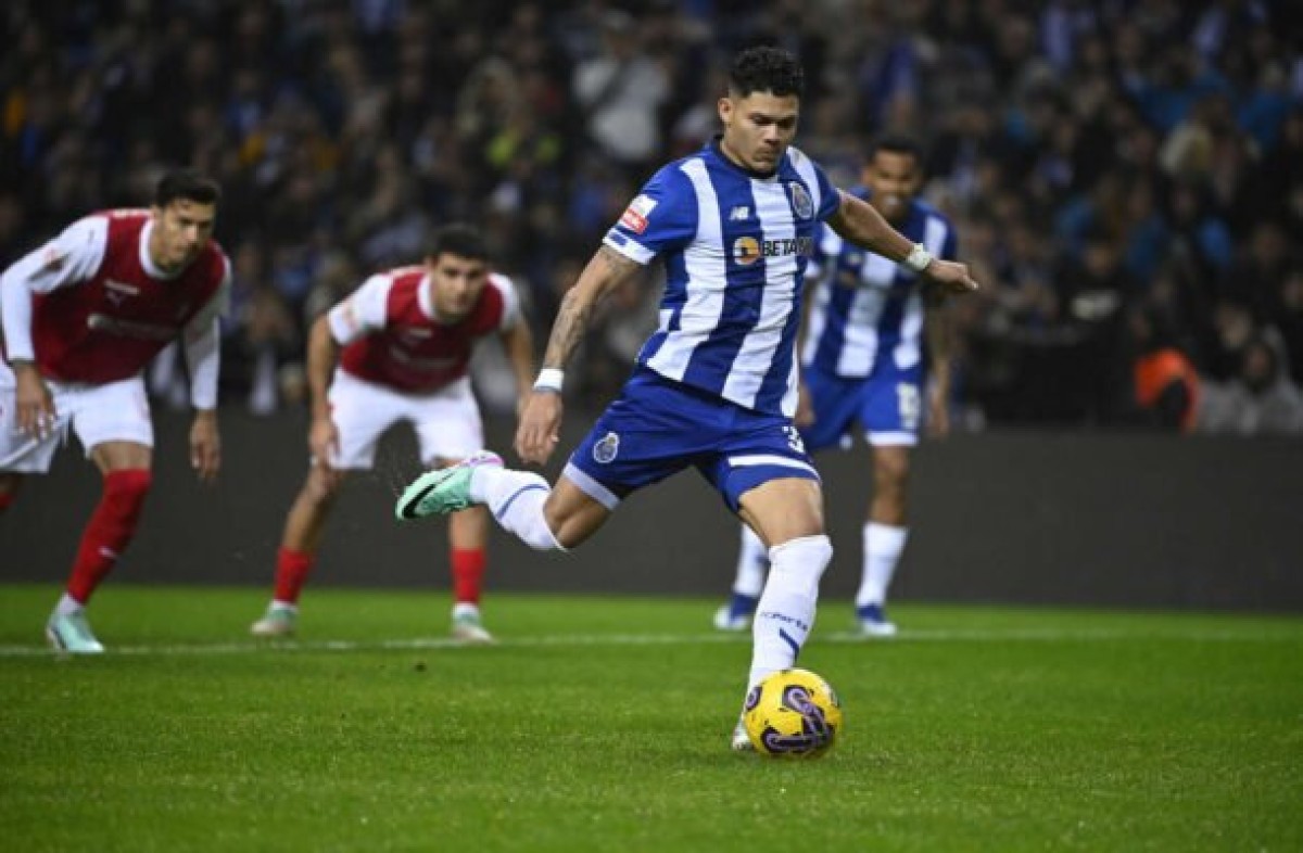 Porto vence Braga com gol de Evanílson