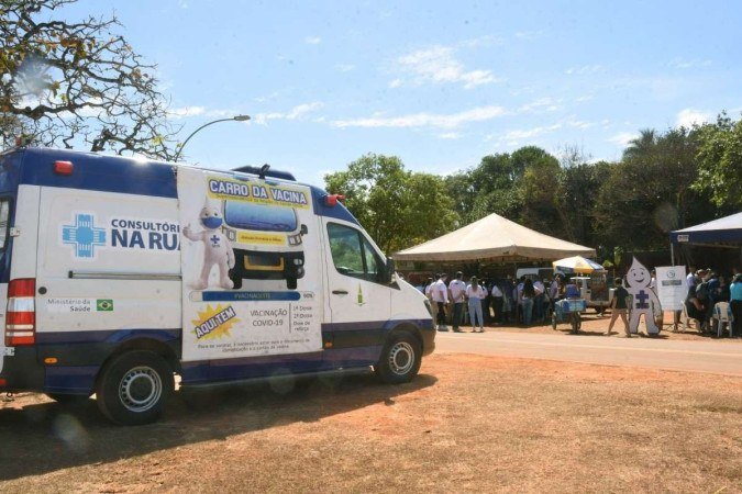 Carro da Vacina em ação no Parque da Cidade - (crédito: TonyWinston) Carro da Vacina em ação no Parque da Cidade - (crédito: TonyWinston)