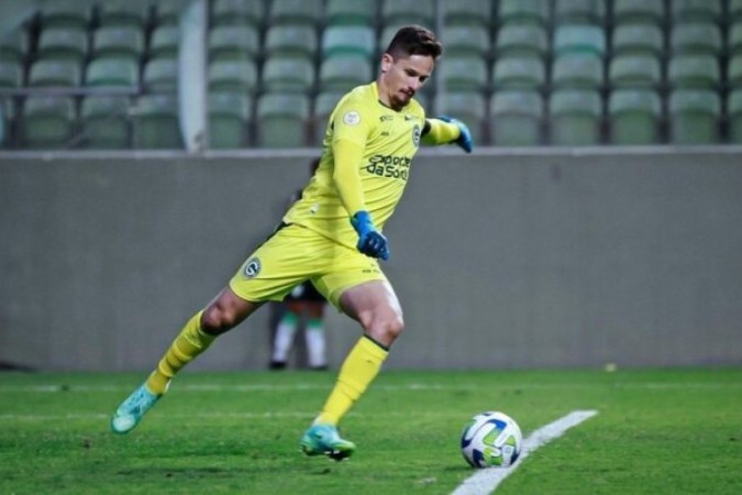 Tadeu não será jogador do Santos -  (crédito: Foto: Rosiron Rodrigues / Goiás E.C.)