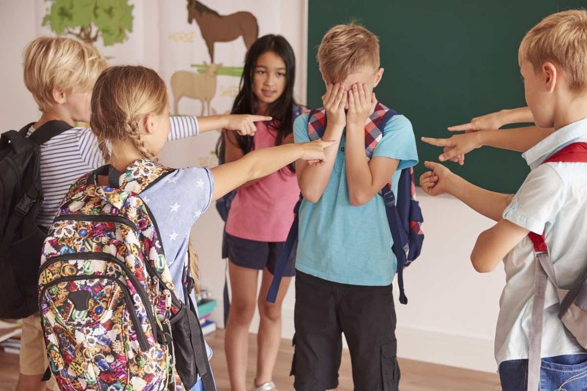 STF tem maioria para obrigar escolas a combater bullying por gênero e orientação sexual