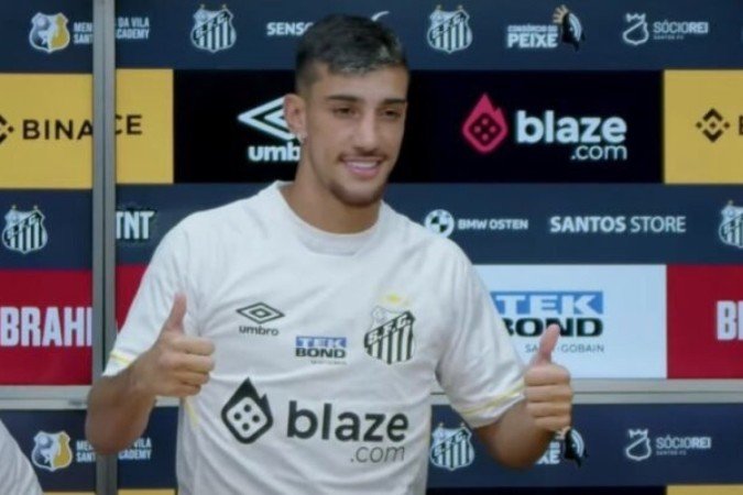 Pedrinho, o novo reforço do Santos - (crédito: Foto: Reprodução /Santos TV) Pedrinho, o novo reforço do Santos - (crédito: Foto: Reprodução /Santos TV)