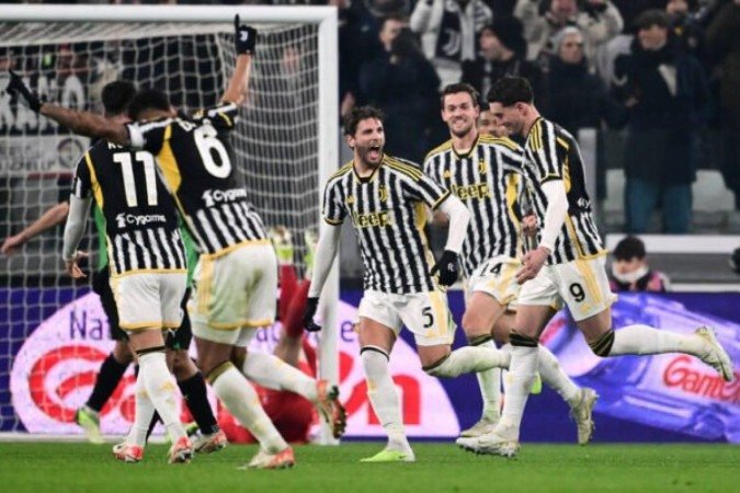 Dusan Vlahovic foi o destaque da vitória da Juve sobre a Sassuolo - Foto: Marco Bertorello/AFP via Getty Images - (crédito: Foto: Marco Bertorello/AFP via Getty Images) Dusan Vlahovic foi o destaque da vitória da Juve sobre a Sassuolo - Foto: Marco Bertorello/AFP via Getty Images - (crédito: Foto: Marco Bertorello/AFP via Getty Images)