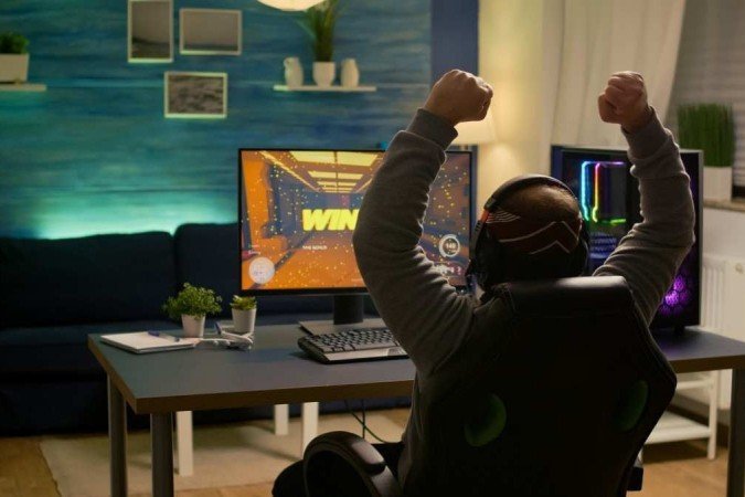 A recomendação é evitar o volume das partidas em níveis sonoros elevados e o uso dos fones que se encaixam na parte interna do ouvido - (crédito: Imagem da DCStudio no Freepik) A recomendação é evitar o volume das partidas em níveis sonoros elevados e o uso dos fones que se encaixam na parte interna do ouvido - (crédito: Imagem da DCStudio no Freepik)