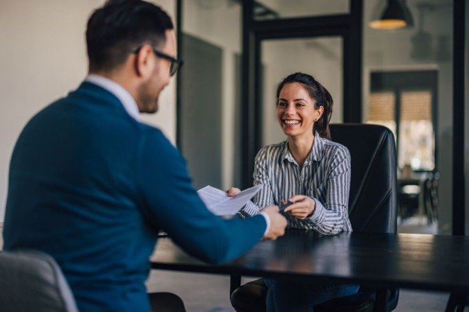 Existem maneiras fáceis de responder às perguntas dos recrutadores (Imagem: Branislav Nenin | Shutterstock) - (crédito: EdiCase) Existem maneiras fáceis de responder às perguntas dos recrutadores (Imagem: Branislav Nenin | Shutterstock) - (crédito: EdiCase)