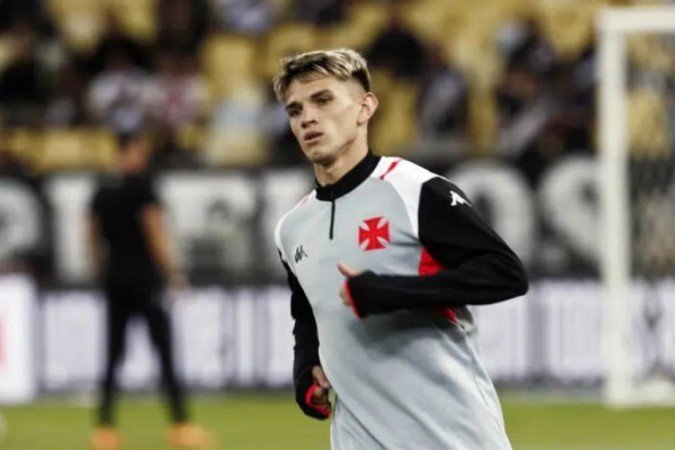 Orellano não conseguiu se adaptar e ter sequência no Vasco. Ele deseja sair do futebol brasileiro -  (crédito: Leandro Amorim / Vasco)