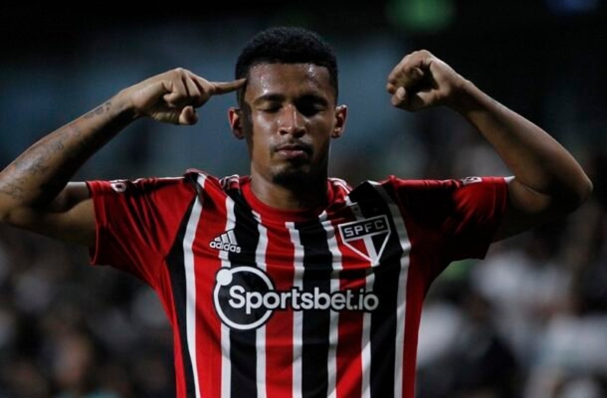 Marcos Paulo rescinde com o São Paulo e se despede do clube