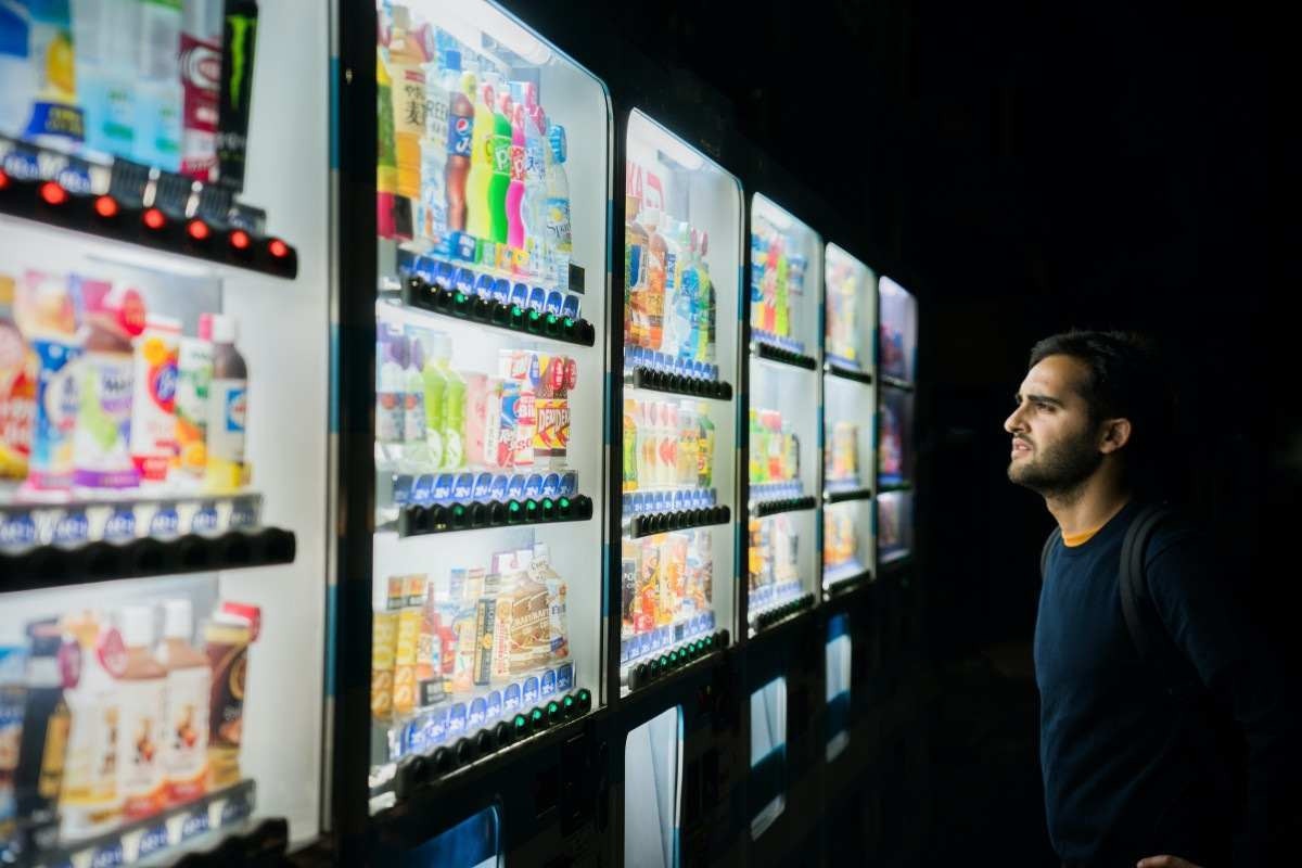 Energéticos podem causar problemas de saúde mental em jovens, diz estudo