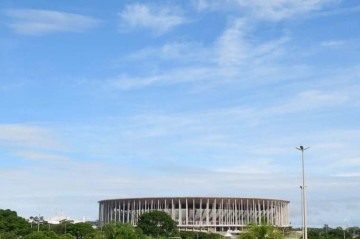 Bom dia, Brasília! Dia começou com pouca nebulosidade, e previsão é de calor e tempo abafado -  (crédito: Ed Alves/CB/DA Press)