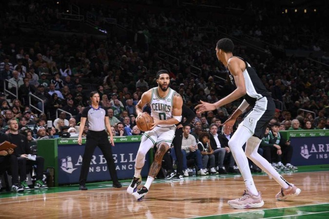 Apesar da vitória do time de Tatum, Wemby foi o cestinha do jogo, com 27 pontos -  (crédito: Brian Babineau / AFP)