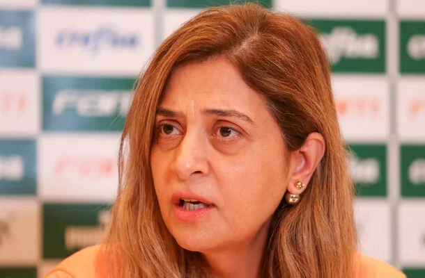 Cimed ocupava espaço no microfone e em outros pontos  -  (crédito: Foto: Reprodução)