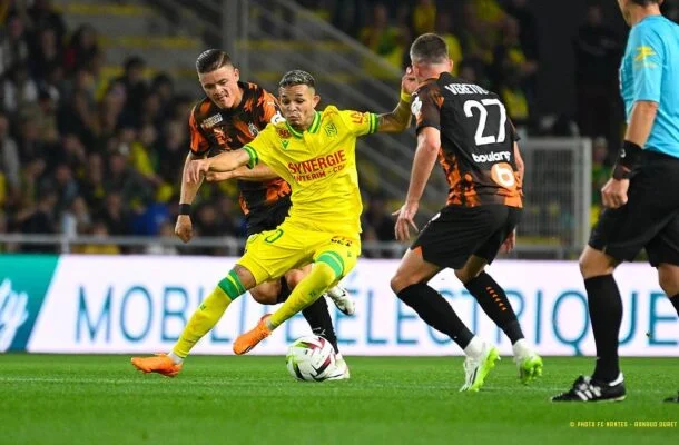 Adson defenderá o Vasco e retorna ao futebol brasileiro após rápida passagem pela Europa -  (crédito: Damien Meyer/AFP via Getty Images)