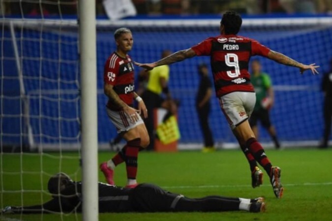 Varela participou de dois gols em goleada sobre o Audax -  (crédito: Foto: Marcelo Cortes/Flamengo)