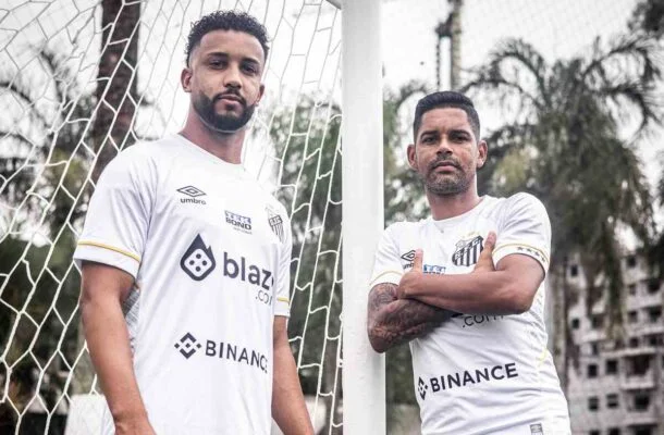 Laterais Aderlan e Jorge são os novos reforços do Santos para a temporada -  (crédito: Foto: Divulgação/Santos)